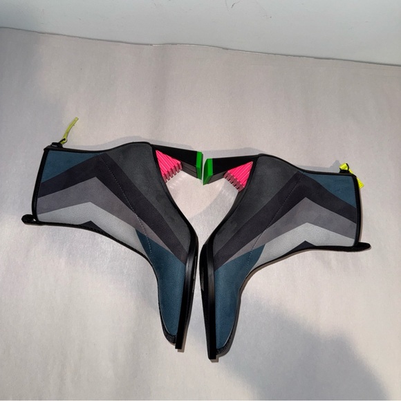 Colorblock Mid-Heel Ankle Boots in Teal, Gray and Black - Picture 4 of 11